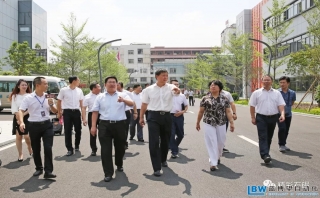 石碣鎮(zhèn)黨委書記等領(lǐng)導來我司參觀和指導工作